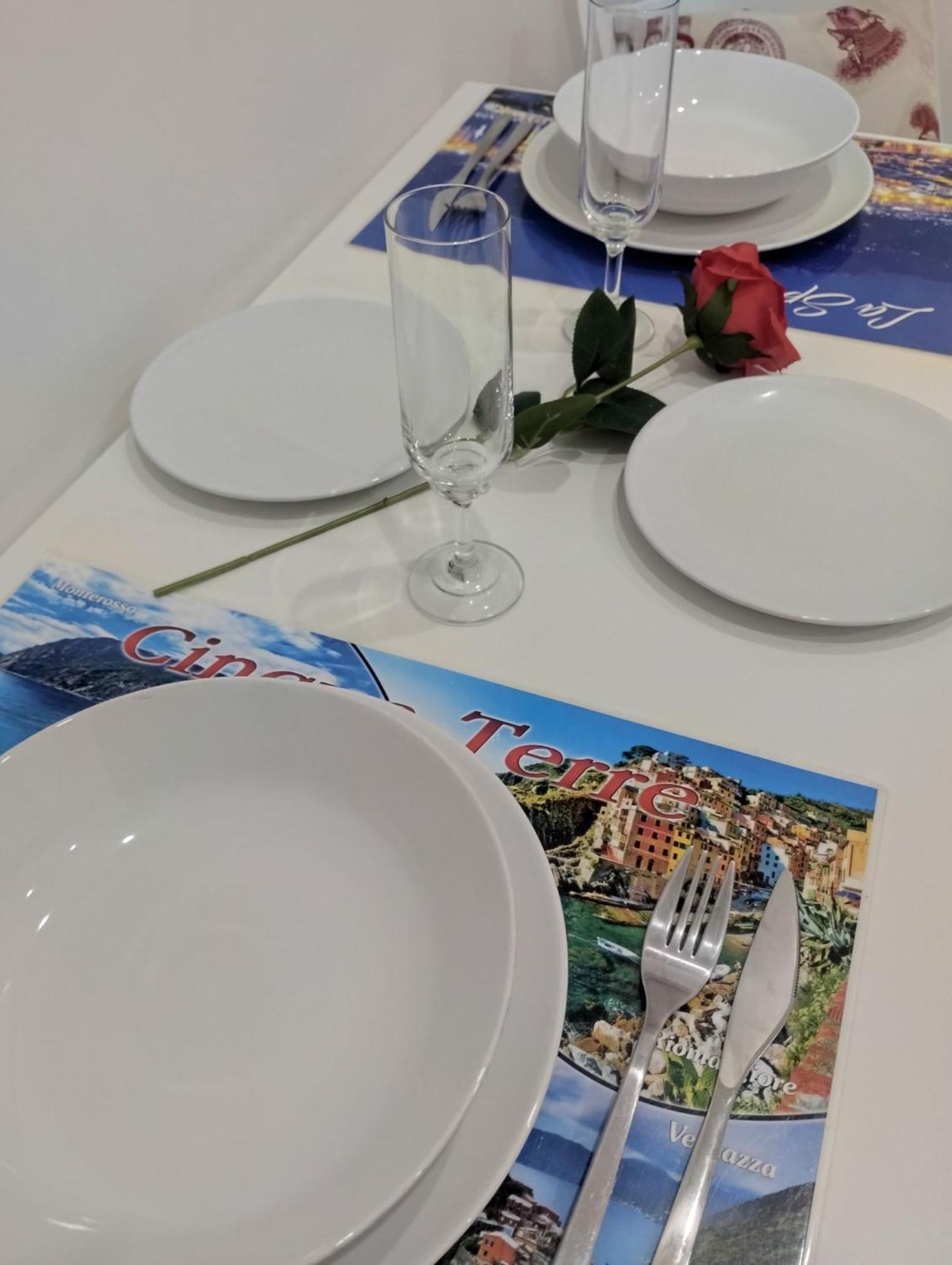 Apartamento Casa Vacanze Andrea La Tua Base Per Visitare Il Mare Delle Cinque Terre La Spezia Exterior foto